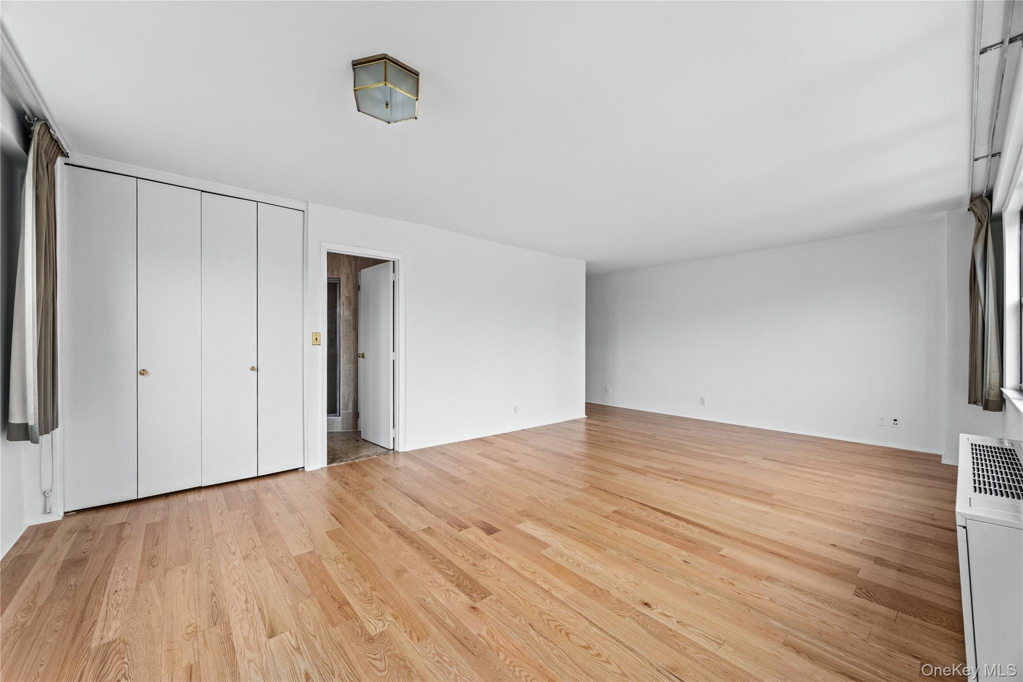 201 E 28th Street, Unit 16AB photo 13