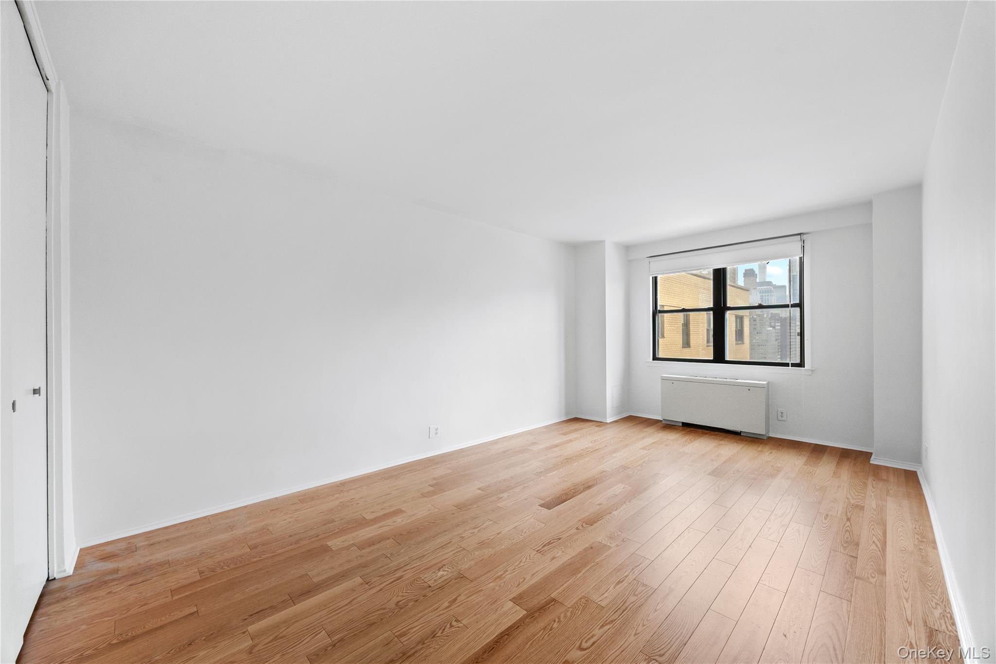 201 E 28th Street, Unit 16AB photo 22