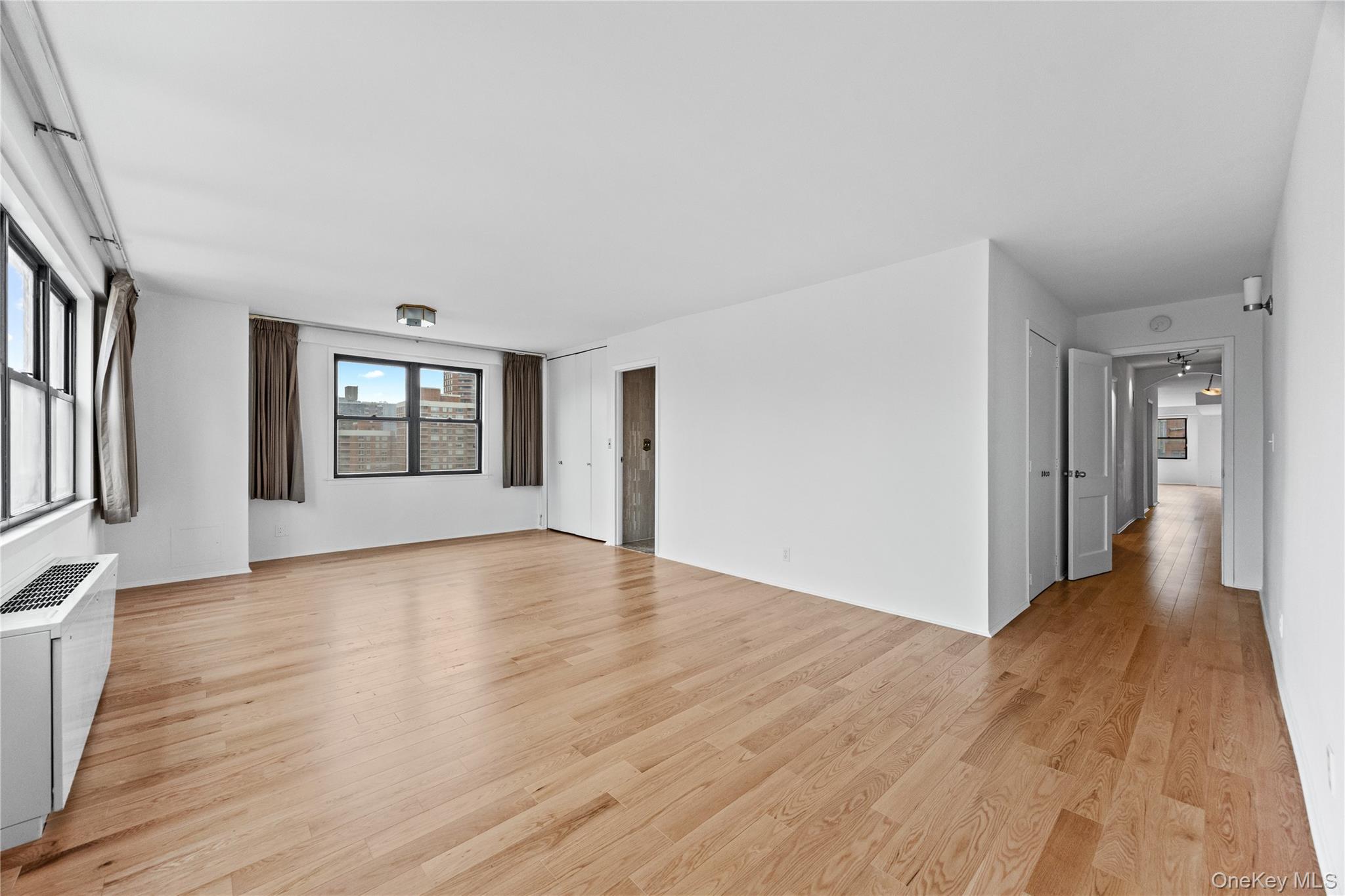201 E 28th Street, Unit 16AB photo 12