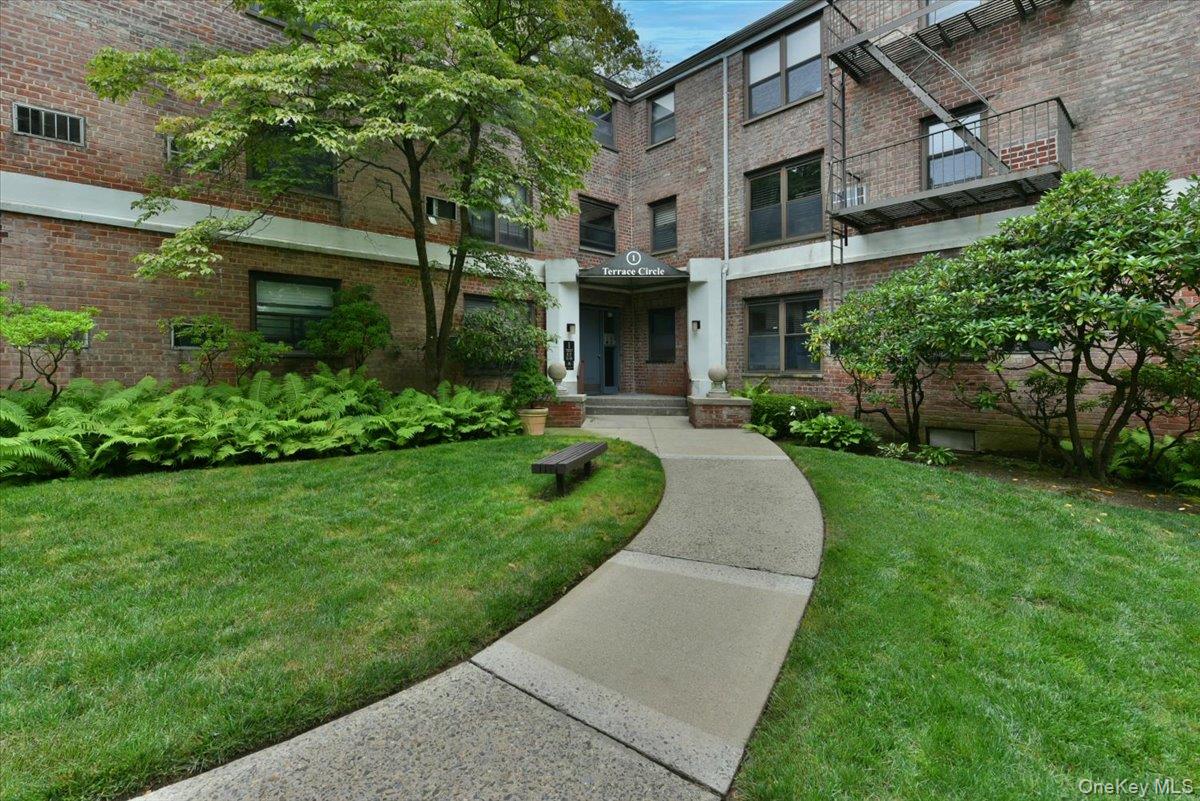 1 Terrace Circle, Unit 3-F photo 28