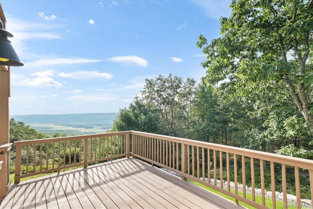 96 Treetops Trail – For Sale photo 21