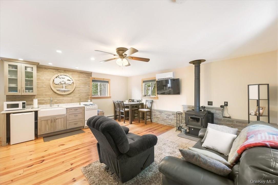 96 Treetops Trail – For Sale photo 4