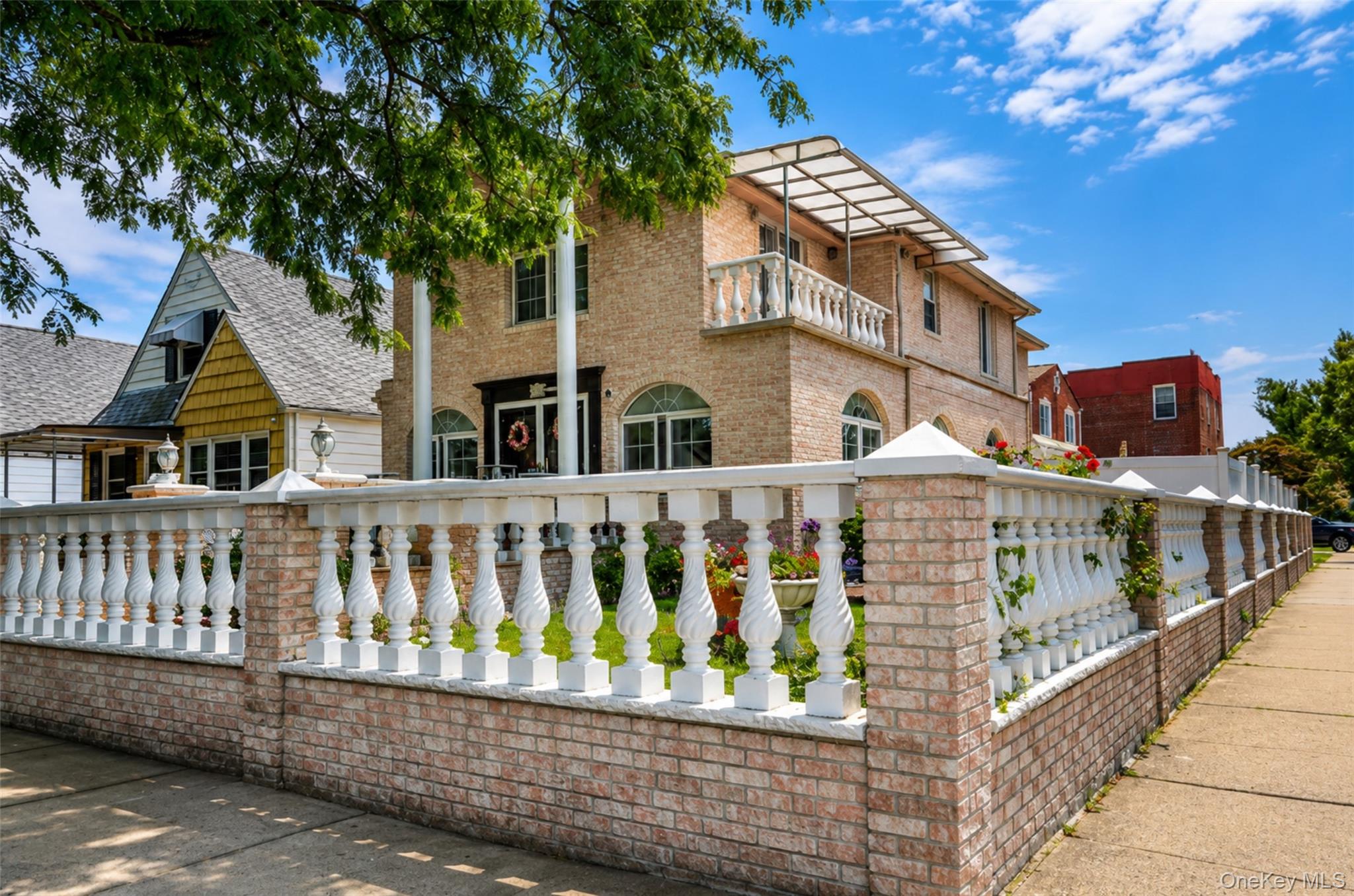 265-04 79th Avenue – For Sale photo 3