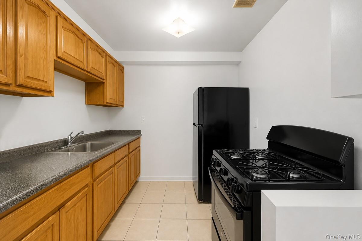 625 Coster Street – For Sale photo 8
