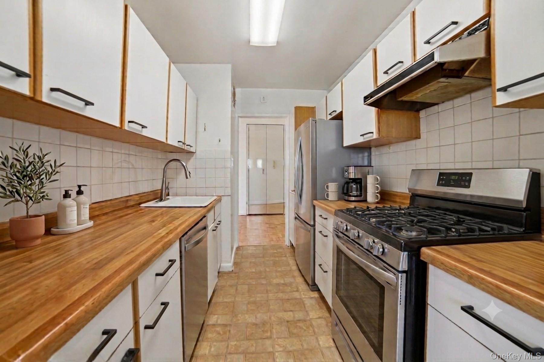 102-30 66th Road, Unit 17H photo 9