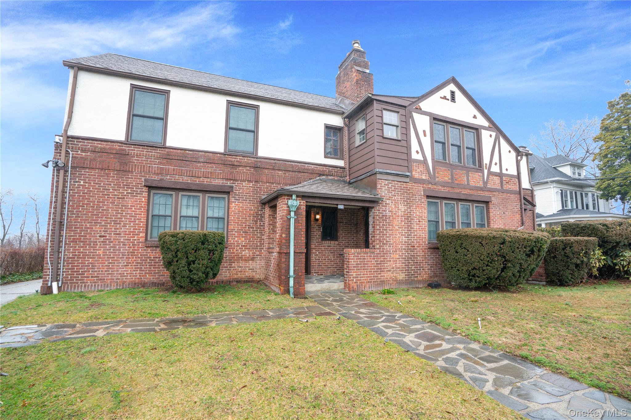 320 Simpson Place – For Rent