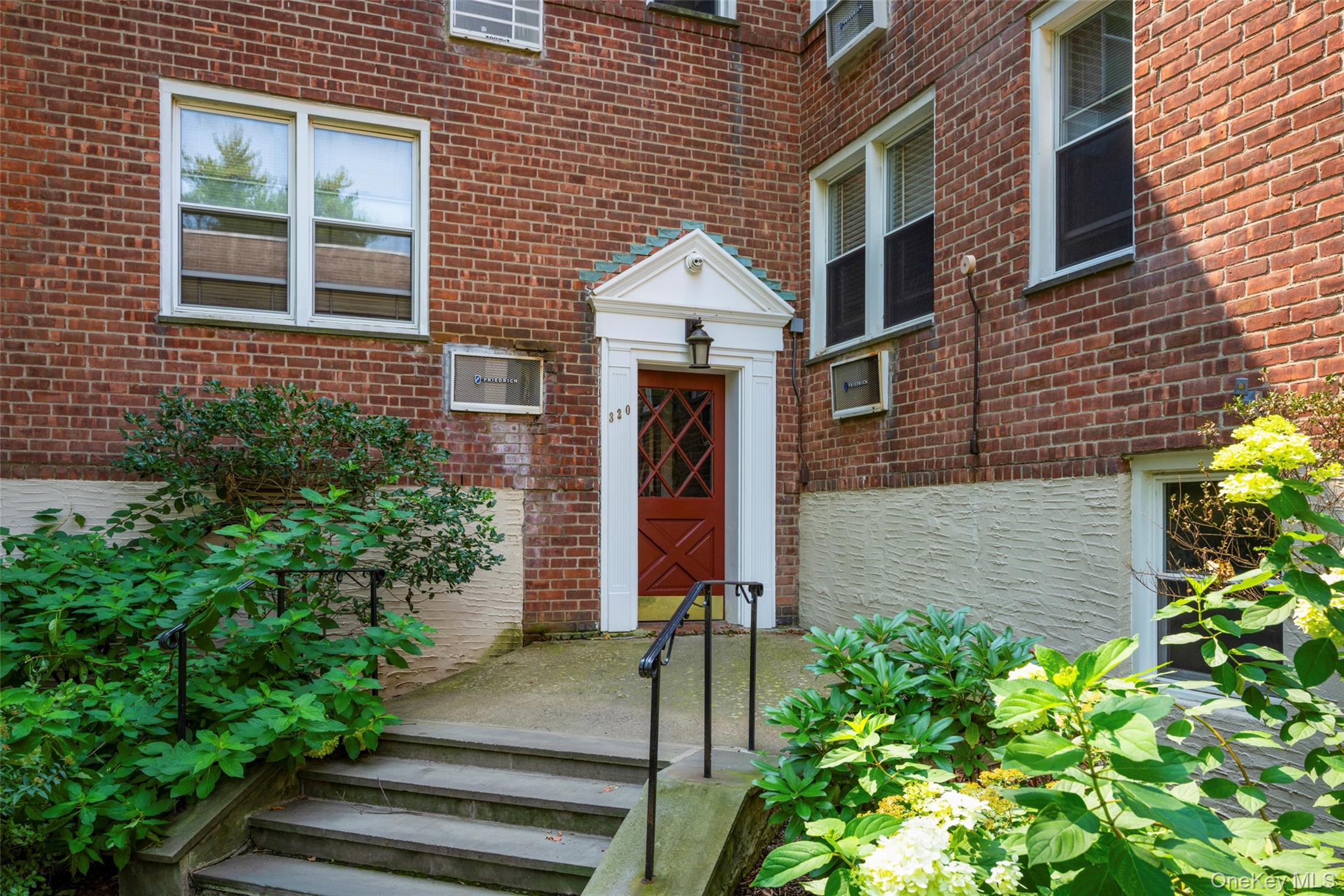320 Palmer Avenue, Unit 1E photo 25