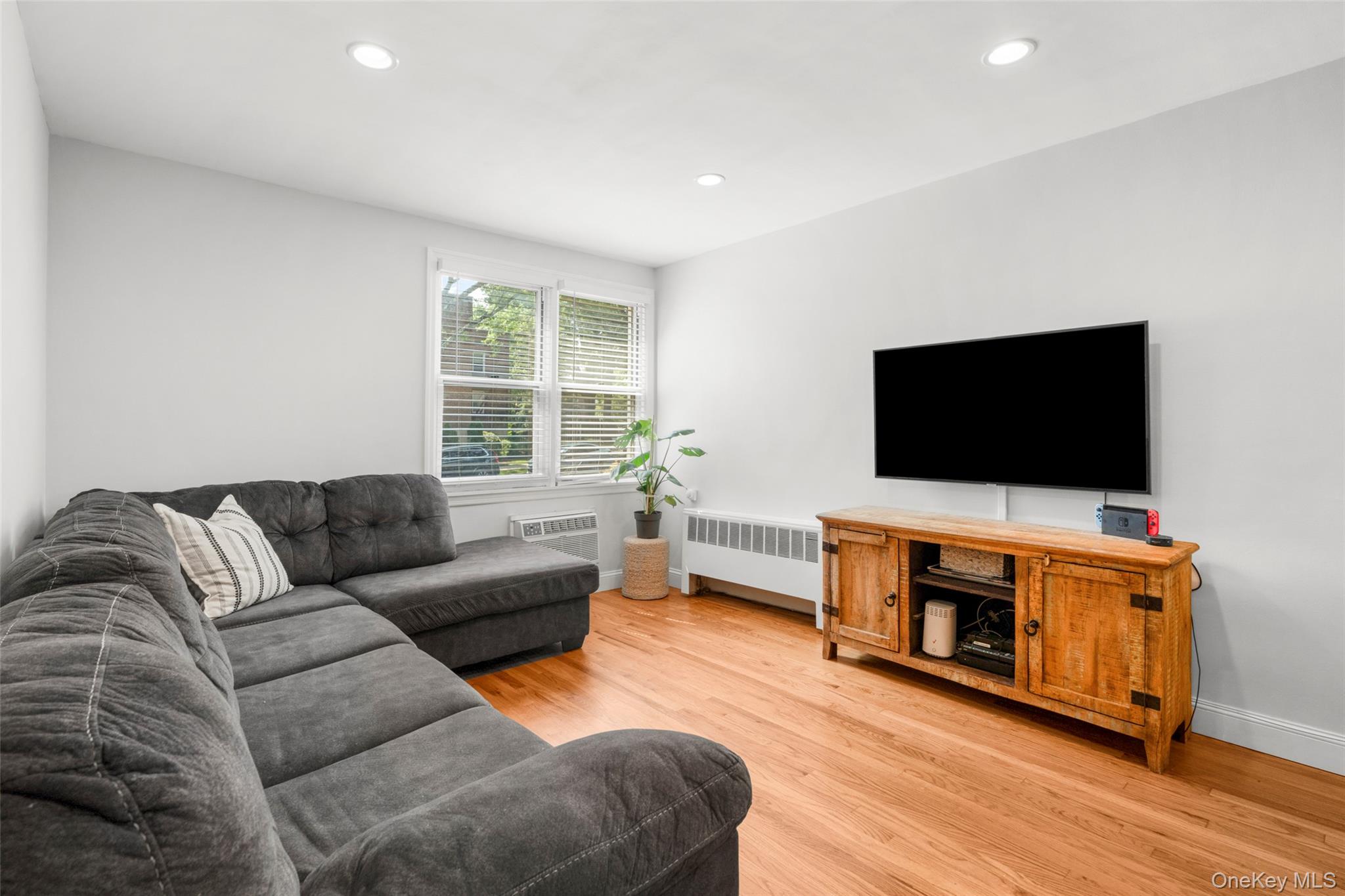 320 Palmer Avenue, Unit 1E photo 6