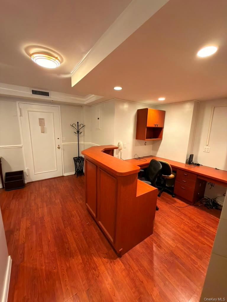 155 W 68th Street, Unit 2-27 photo 3