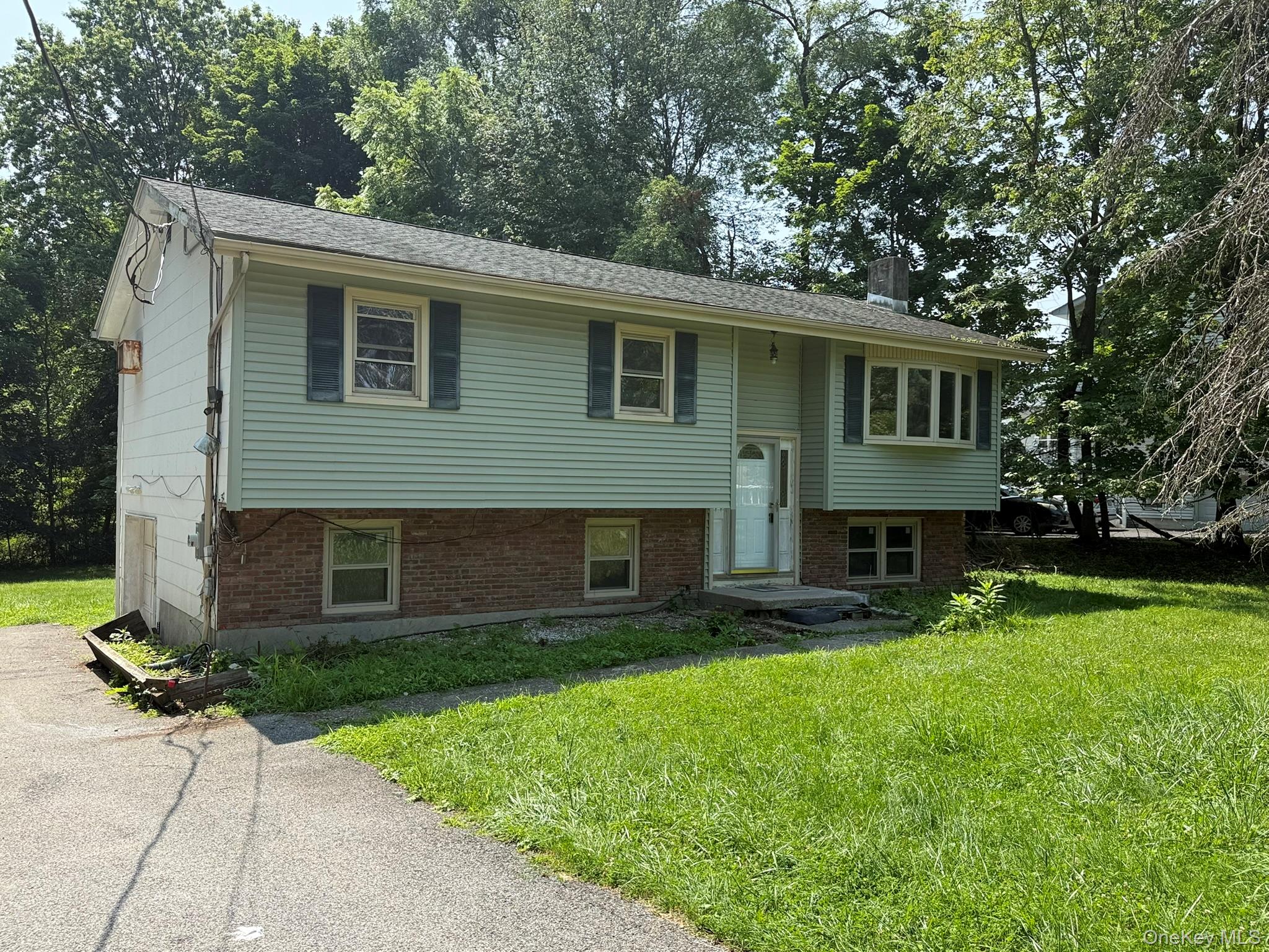 246 Skyline Drive – For Sale photo 2