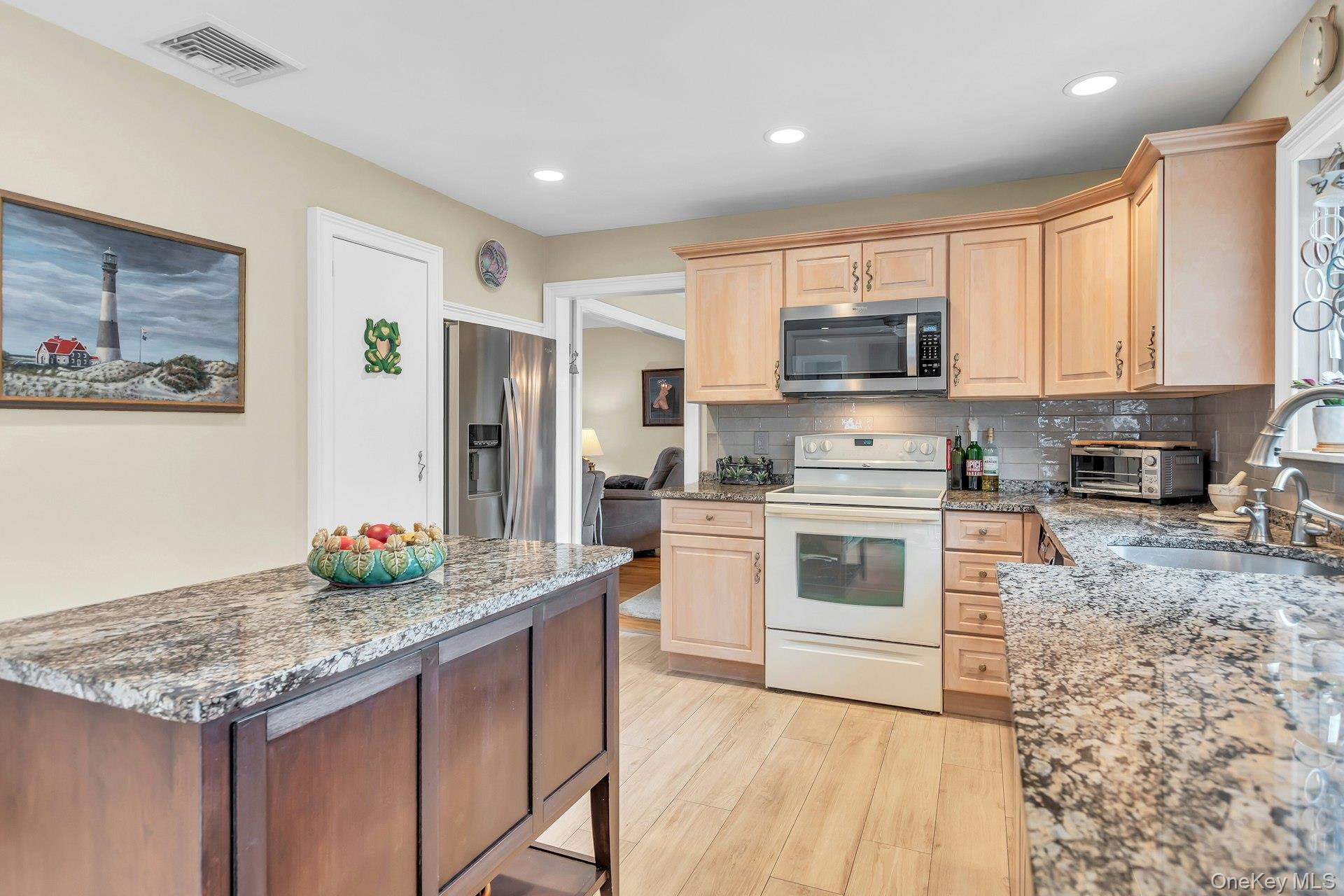 100 Middlesex Avenue – For Sale photo 14