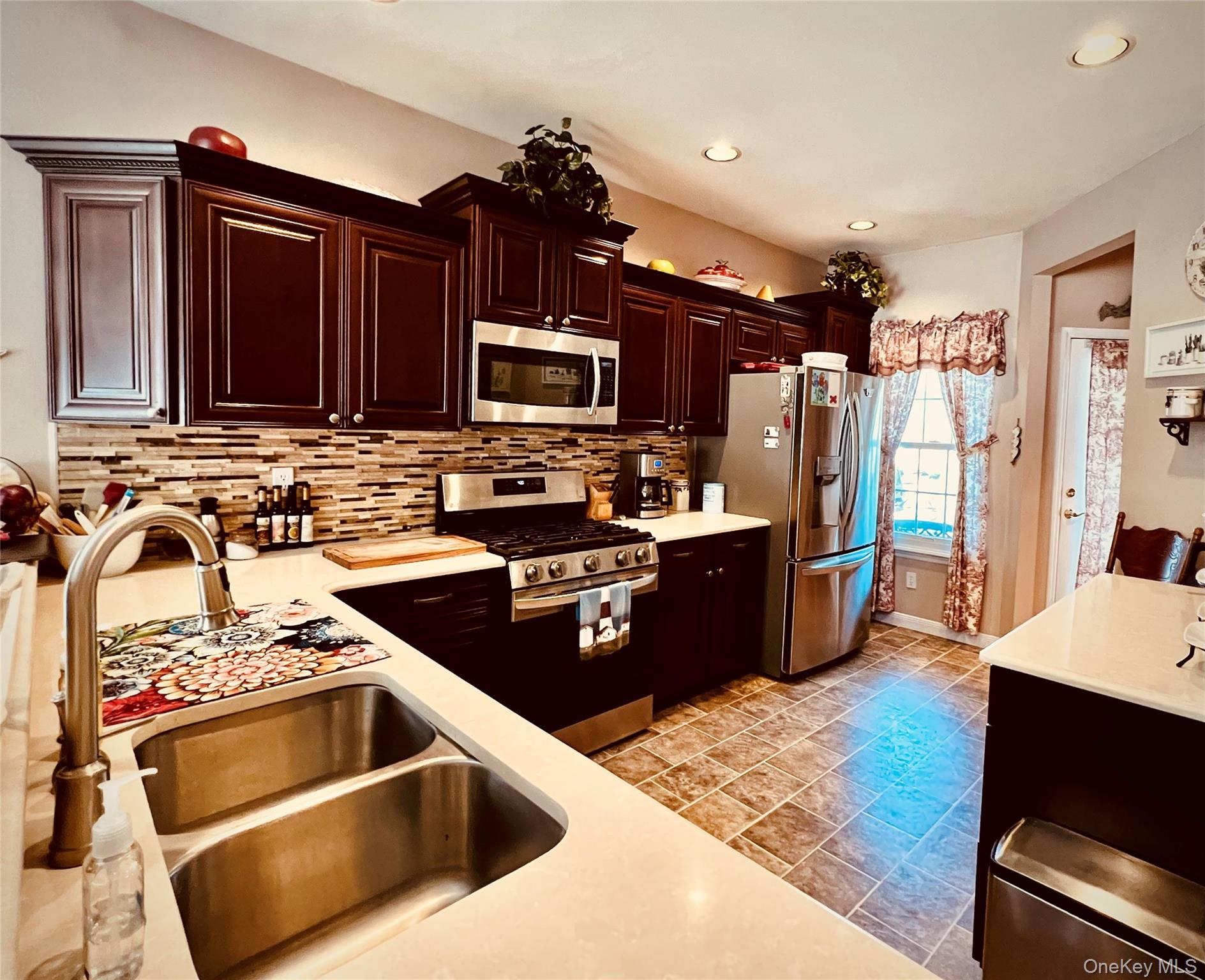 149 Windward Court S – For Sale photo 4