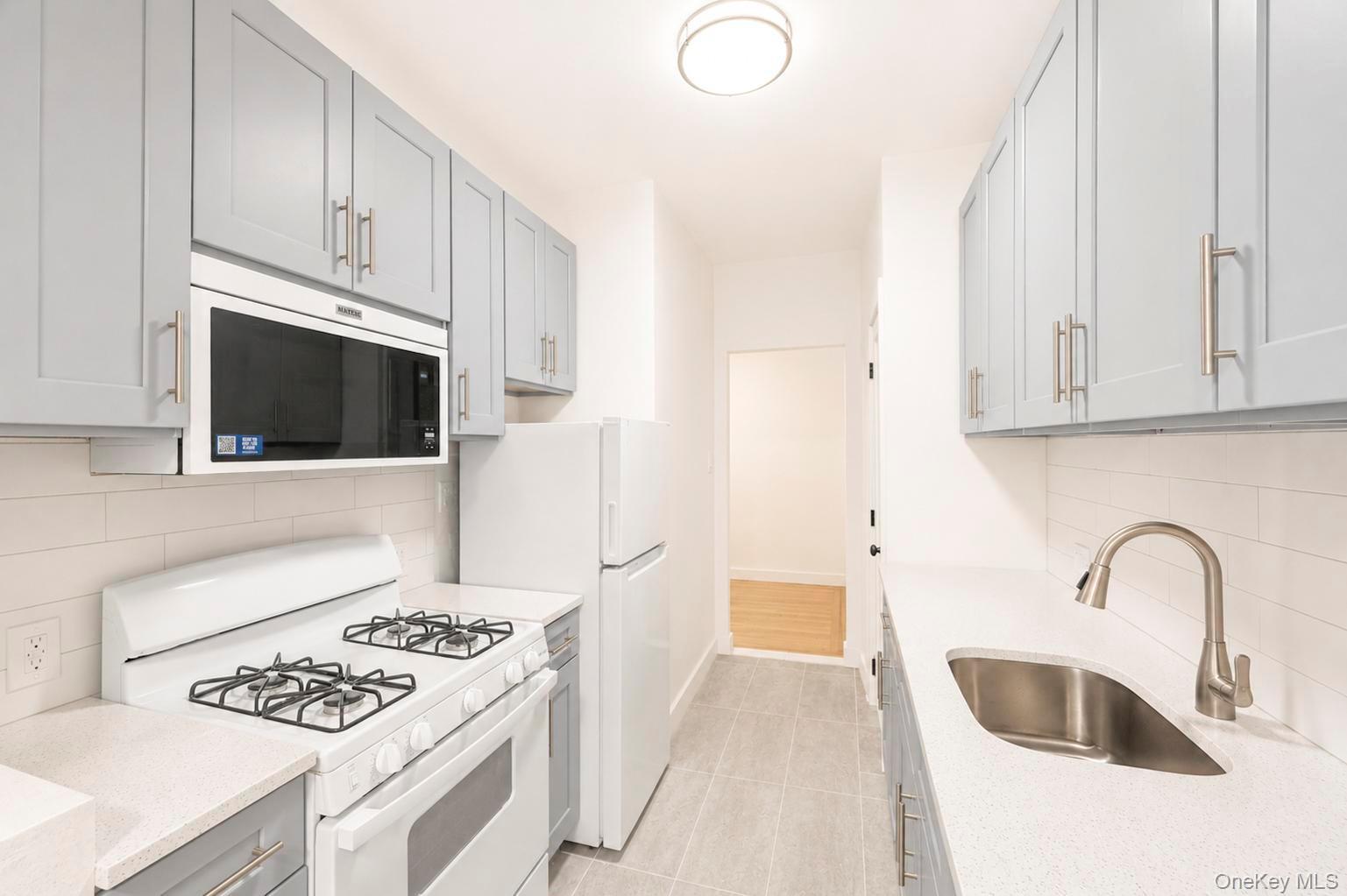 2925 Matthews Avenue, Unit 2H photo 16
