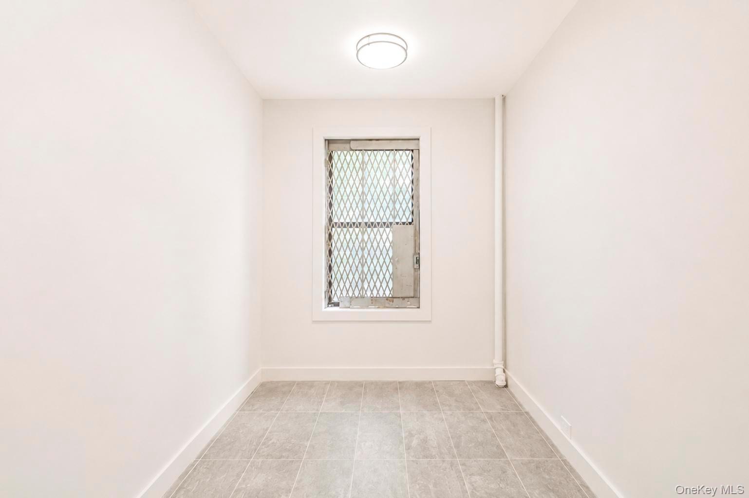 2925 Matthews Avenue, Unit 2H photo 17