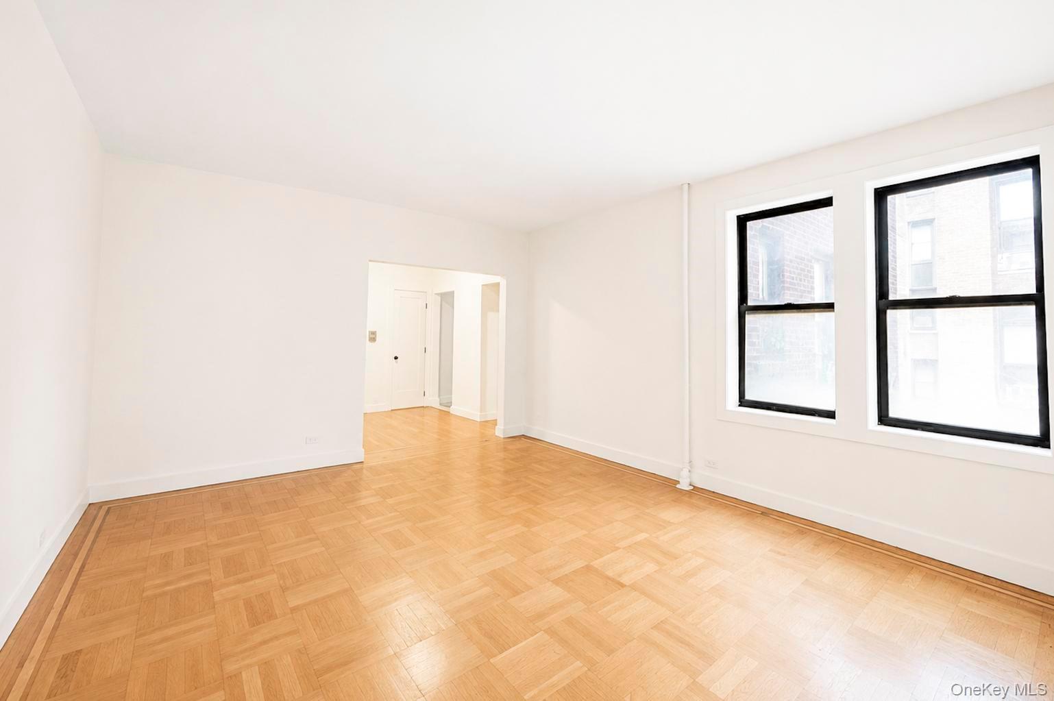 2925 Matthews Avenue, Unit 2H photo 9