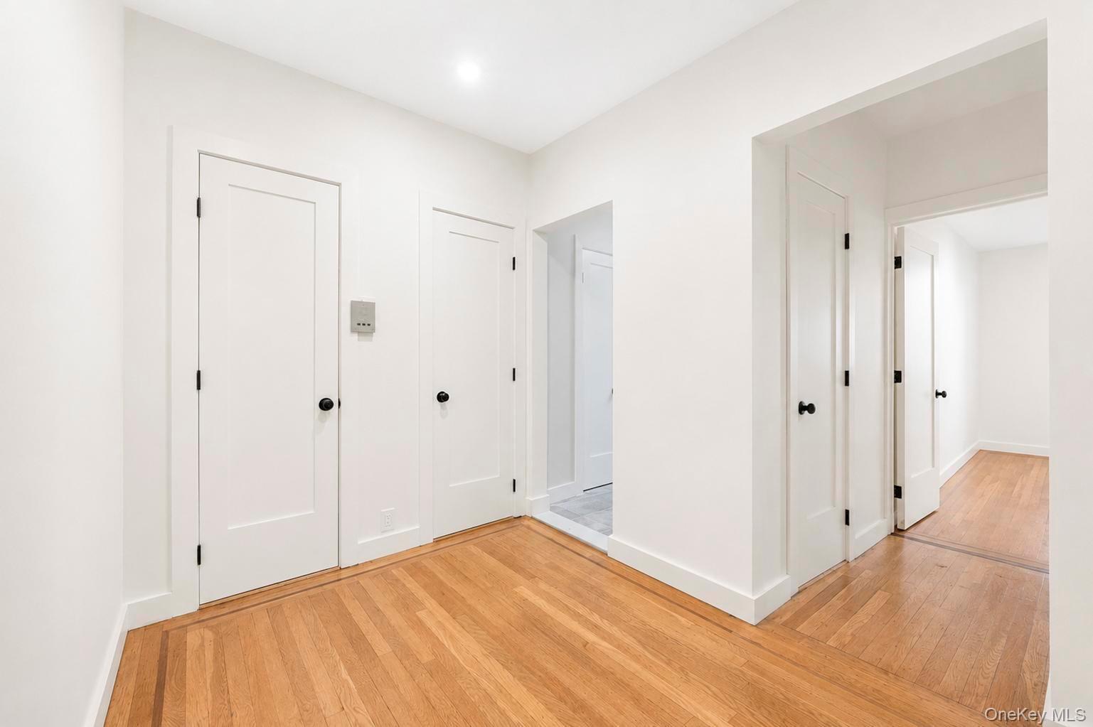 2925 Matthews Avenue, Unit 2H photo 5