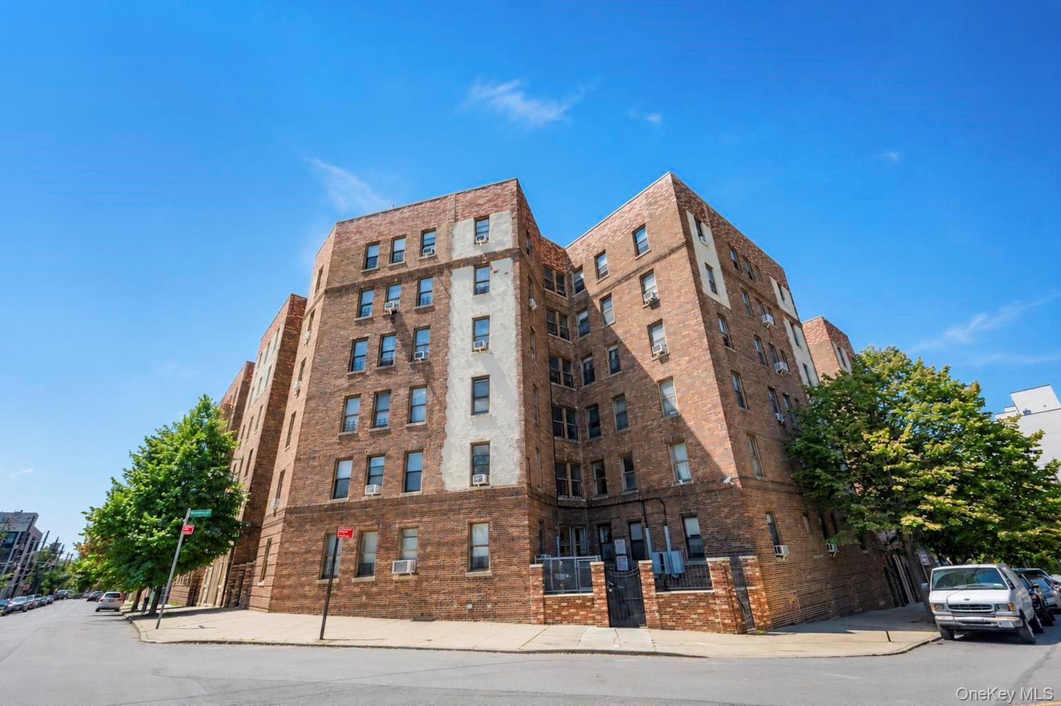 2925 Matthews Avenue, Unit 2H photo 2