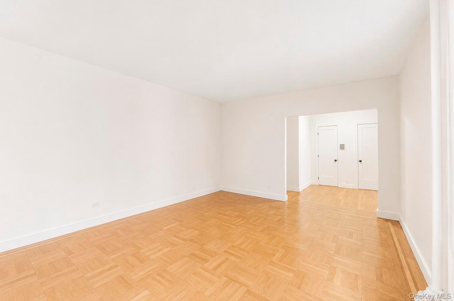 2925 Matthews Avenue, Unit 2H photo 14