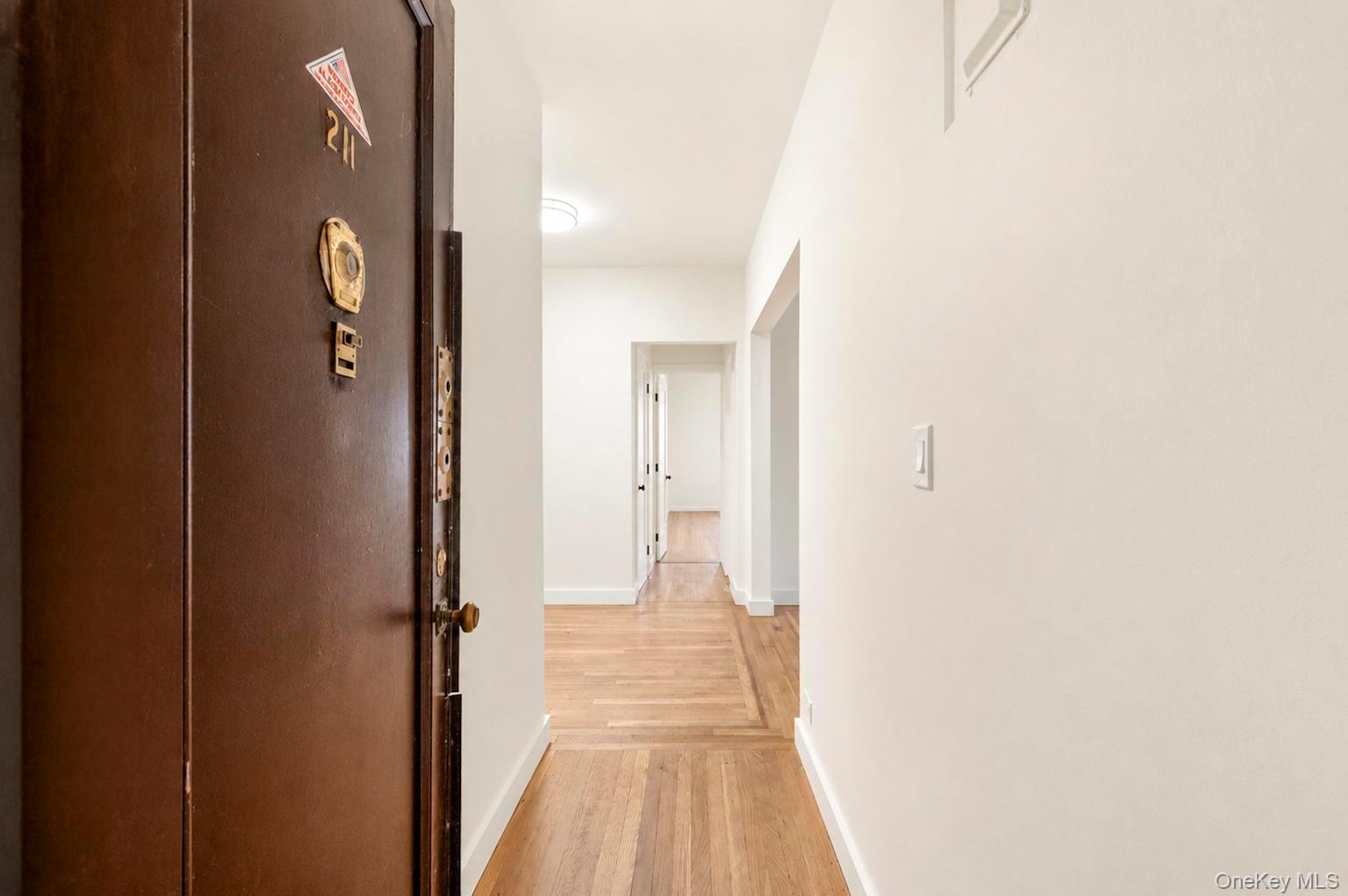 2925 Matthews Avenue, Unit 2H photo 4