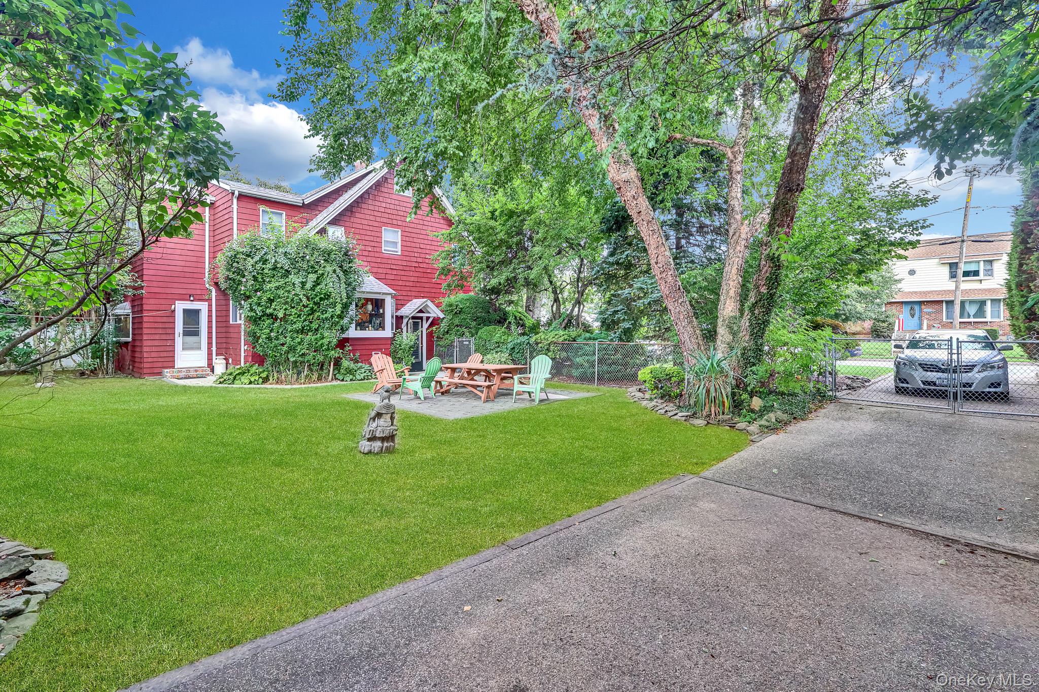 709 Clinton Street – For Sale photo 8