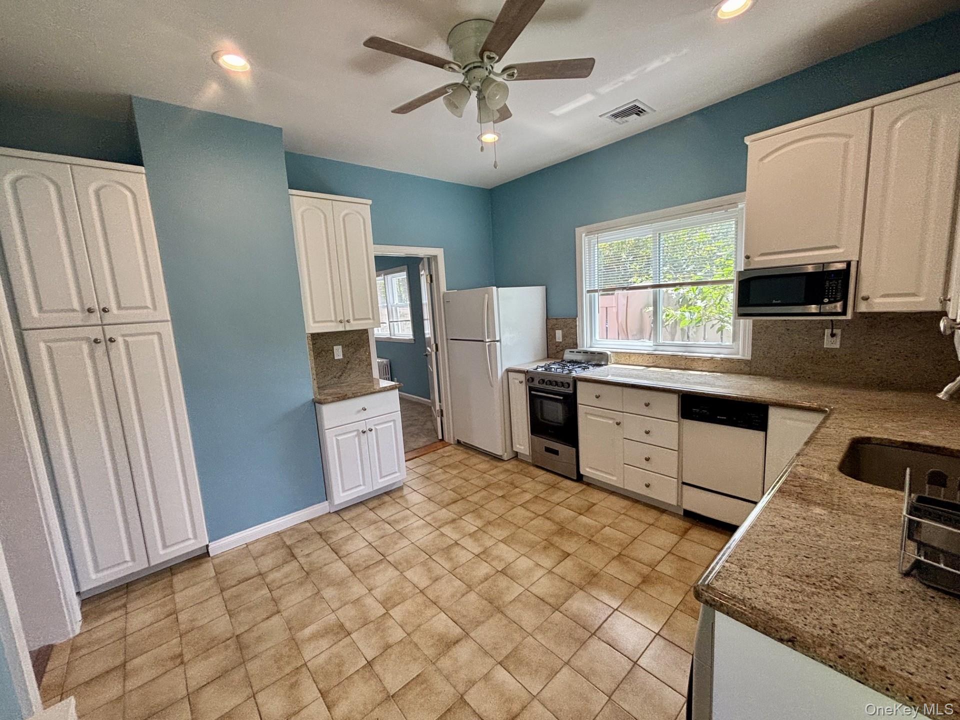 42 Bella Vista Avenue – For Rent photo 2