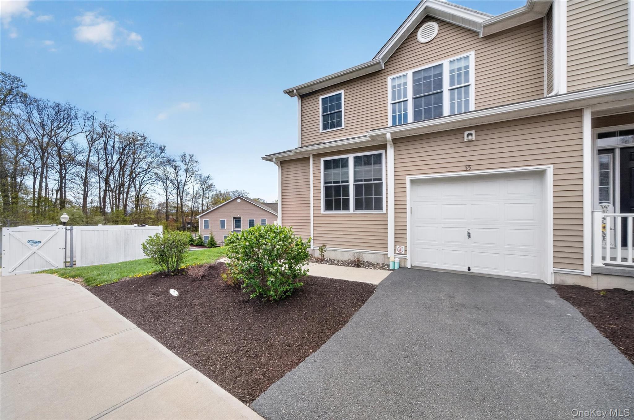 35 Pinto Road E – For Sale photo 4