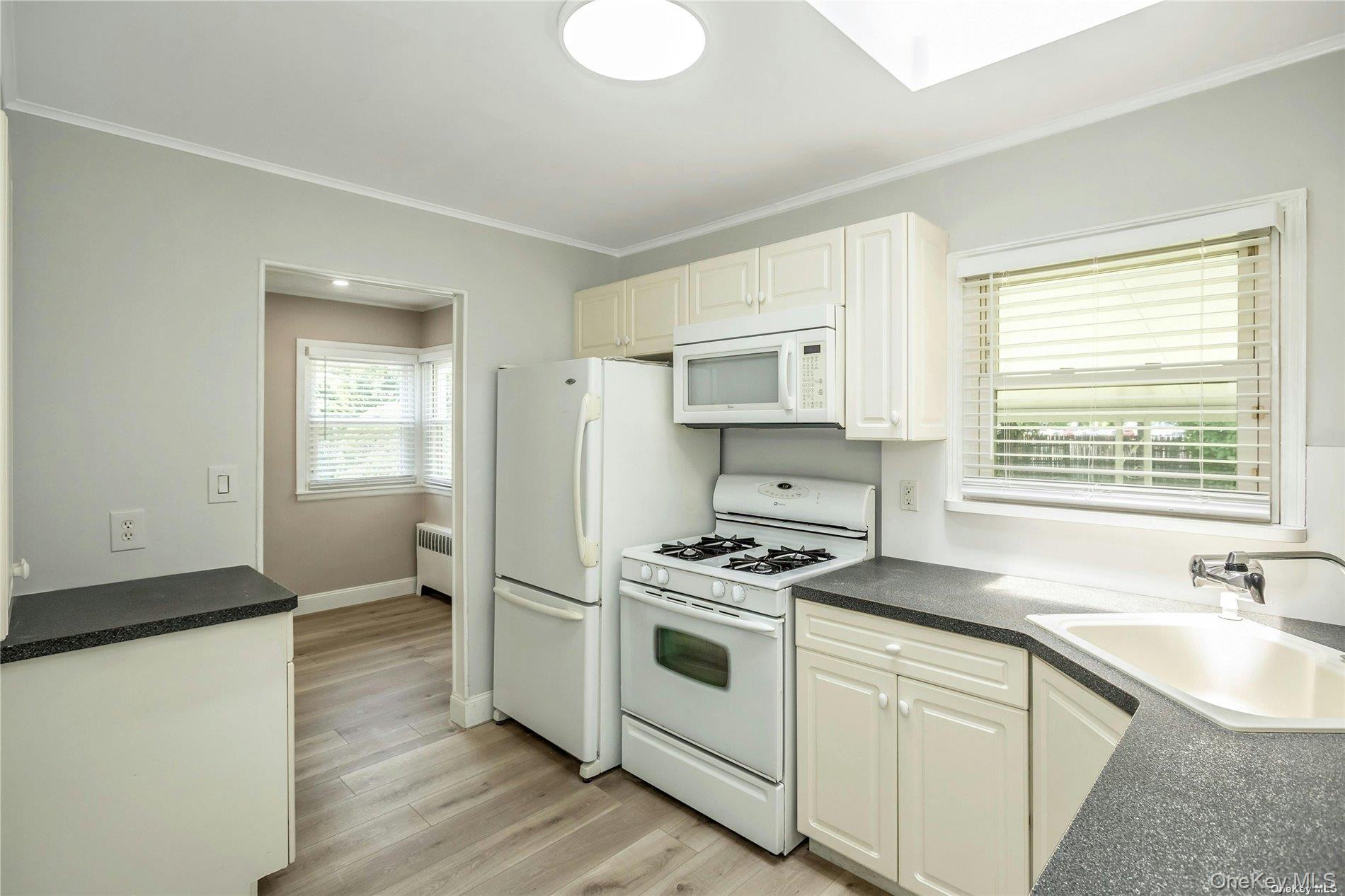 83 Knickerbocker Road – For Rent photo 12