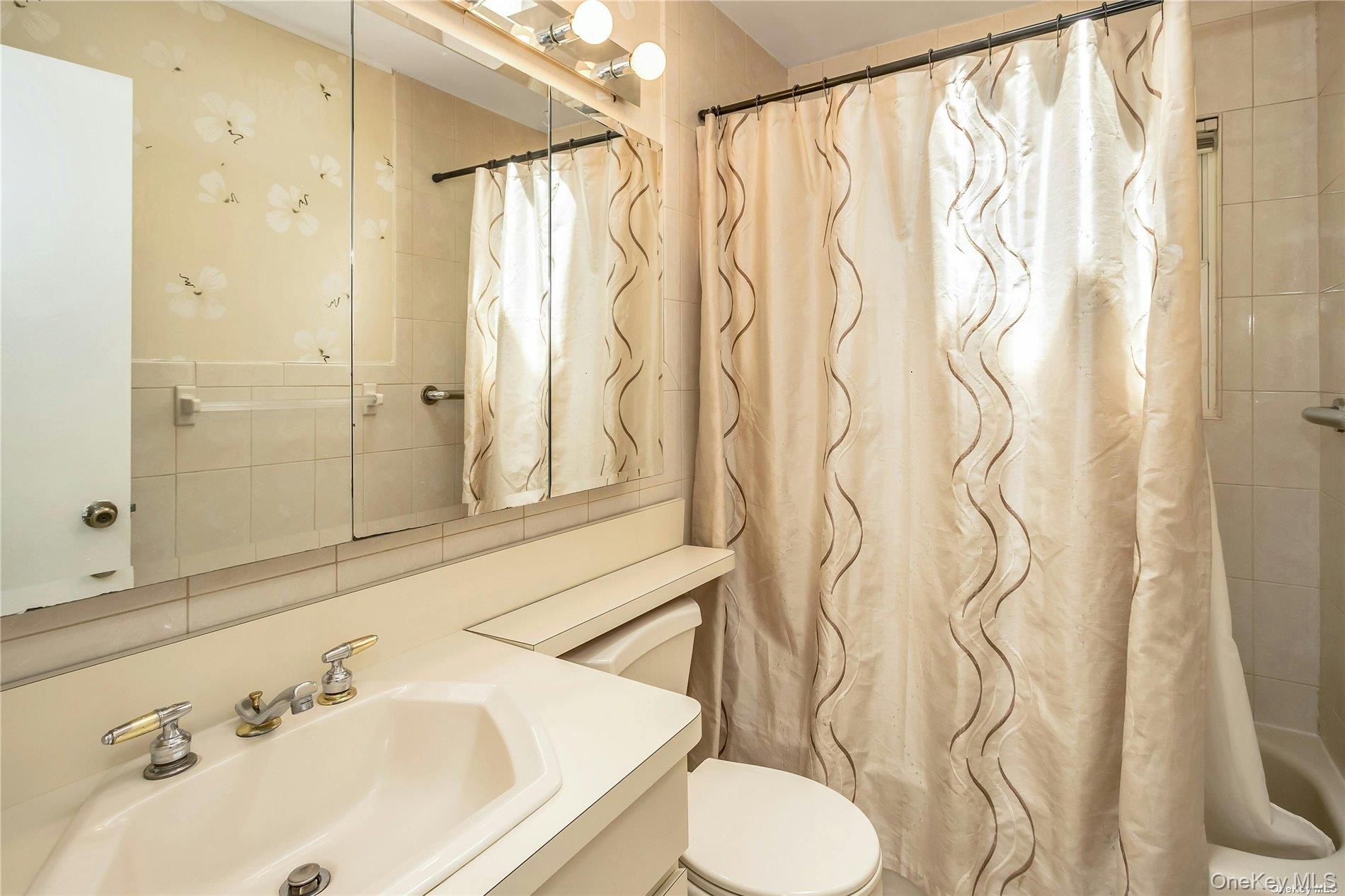 83 Knickerbocker Road – For Rent photo 18