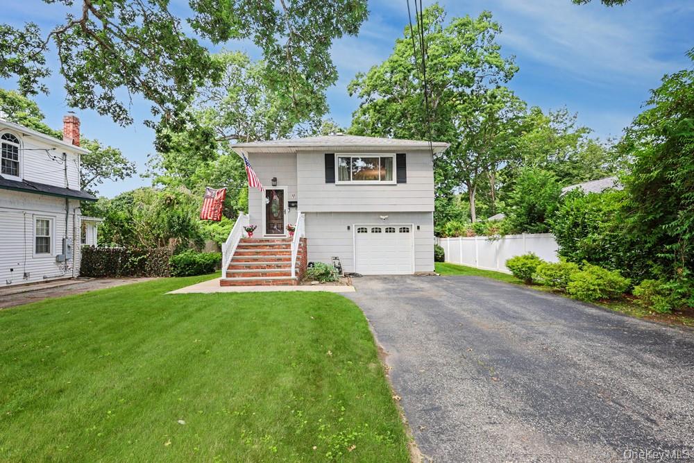 555 N Windsor Avenue – For Sale