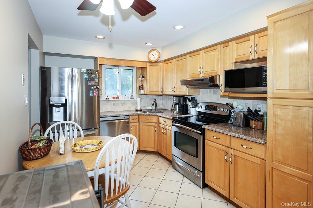 555 N Windsor Avenue – For Sale photo 12