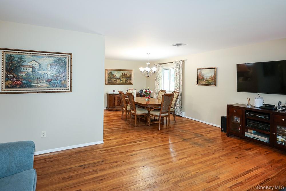 555 N Windsor Avenue – For Sale photo 5