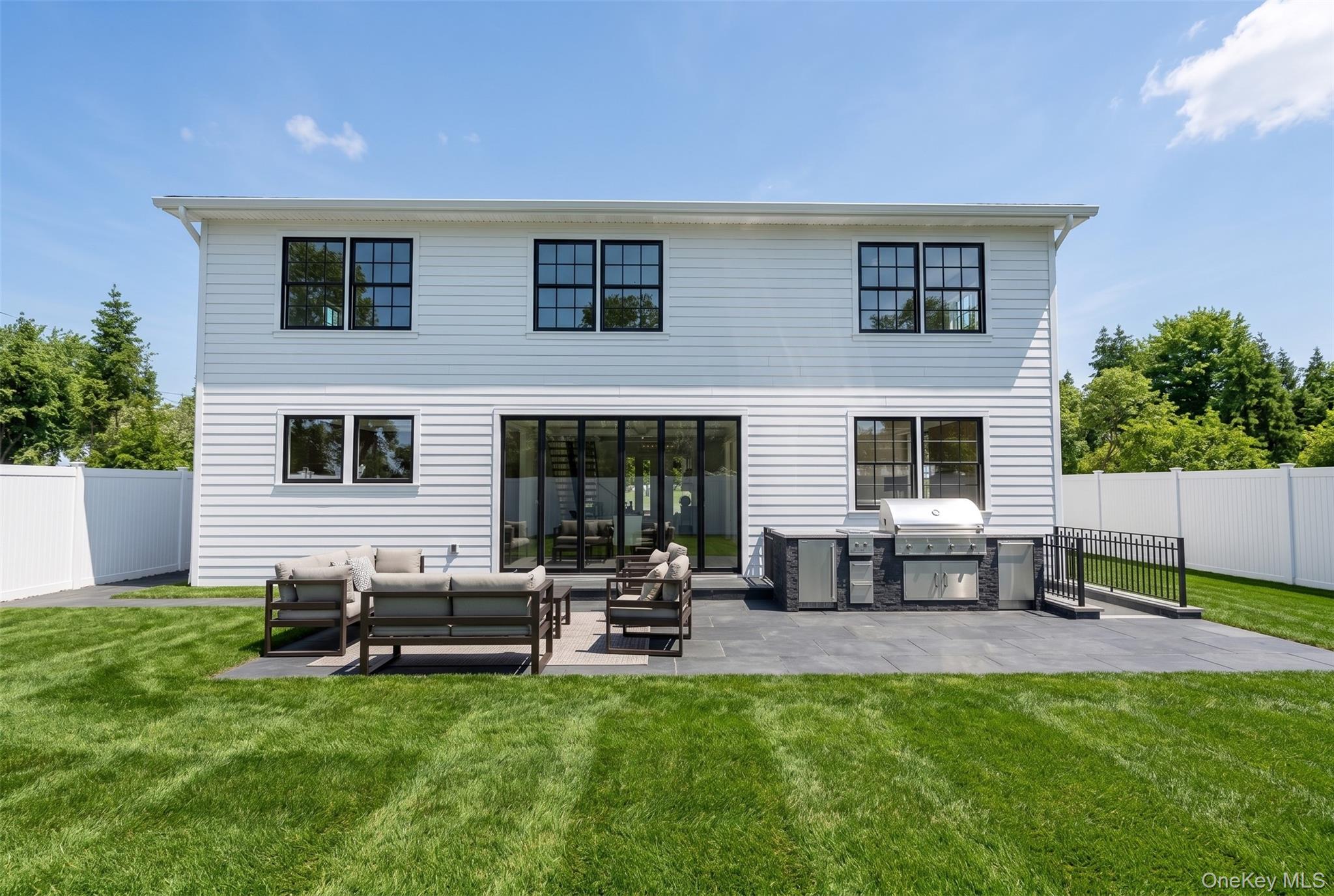 50 Cliff Lane – For Sale photo 20