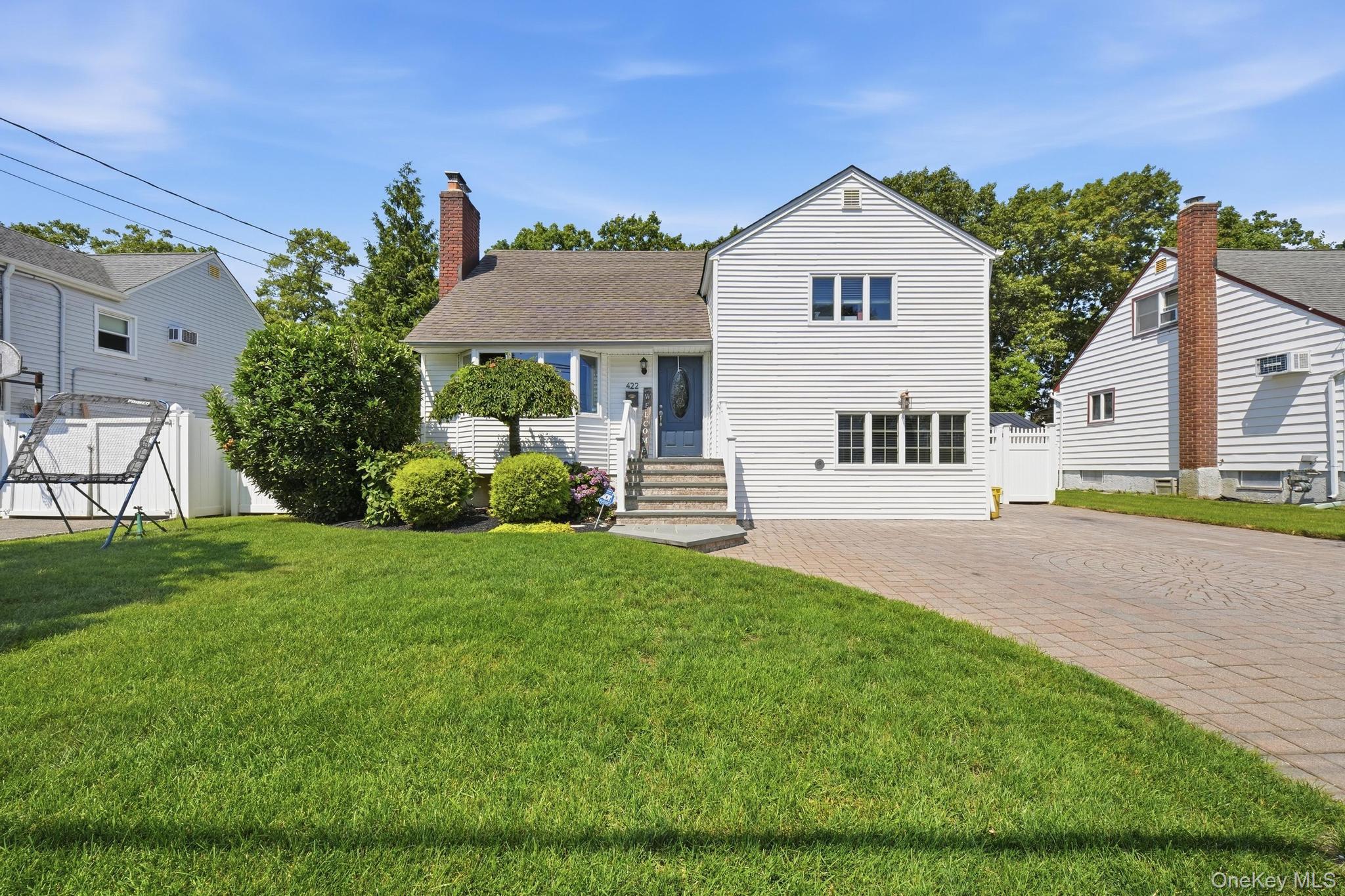422 Park Lane – For Sale