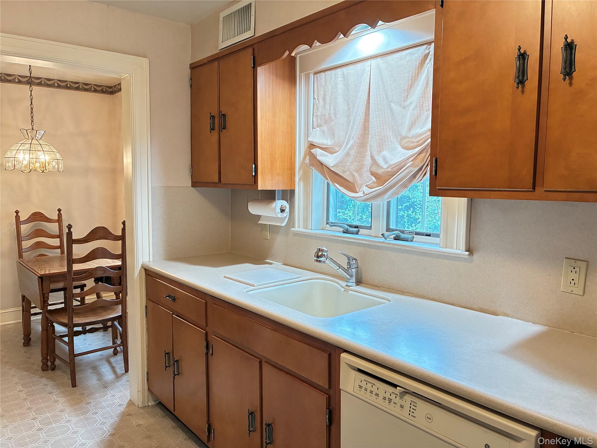 8 Orchid Street – For Sale photo 8