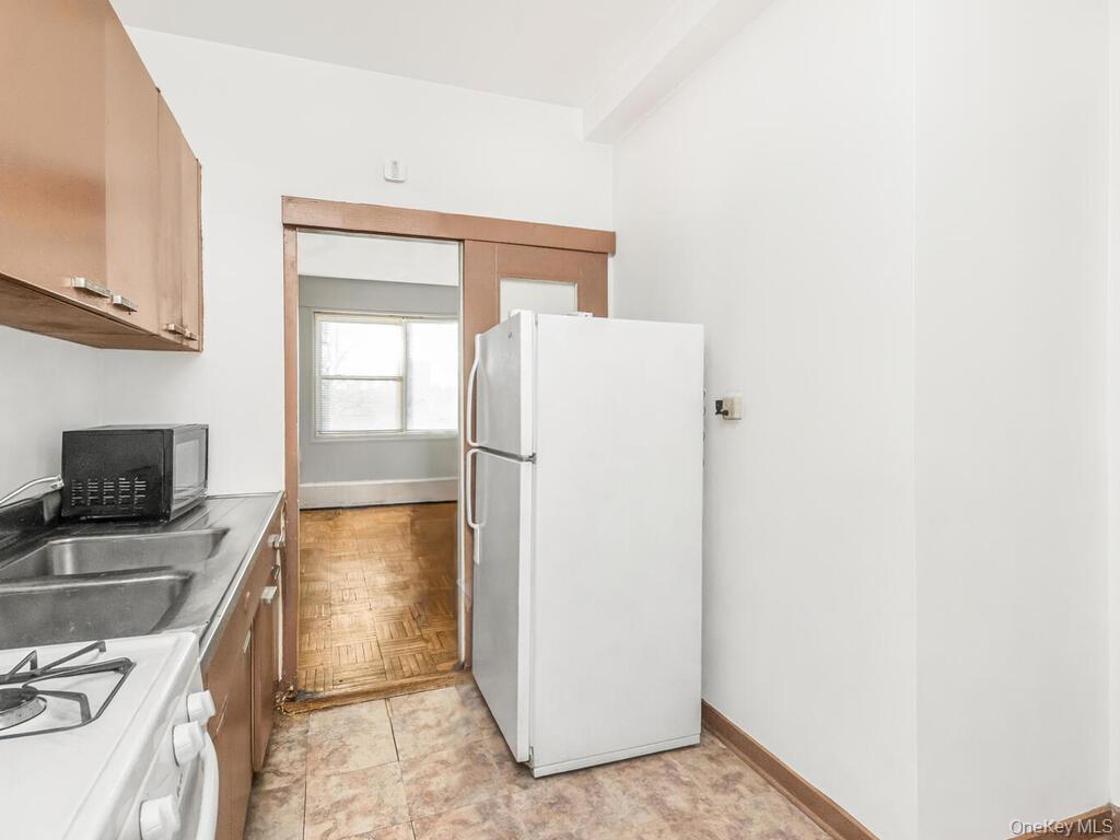 4 Fordham Hill Oval, Unit 1A photo 11
