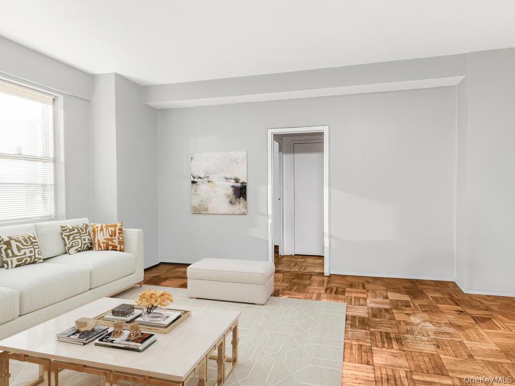 4 Fordham Hill Oval, Unit 1A photo 5