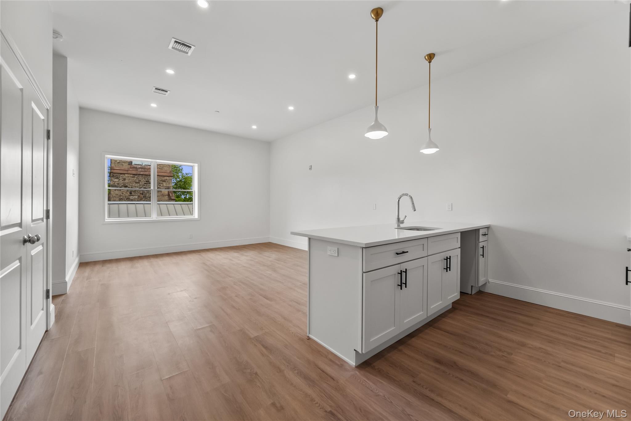 48 North Street, Unit 205 photo 2