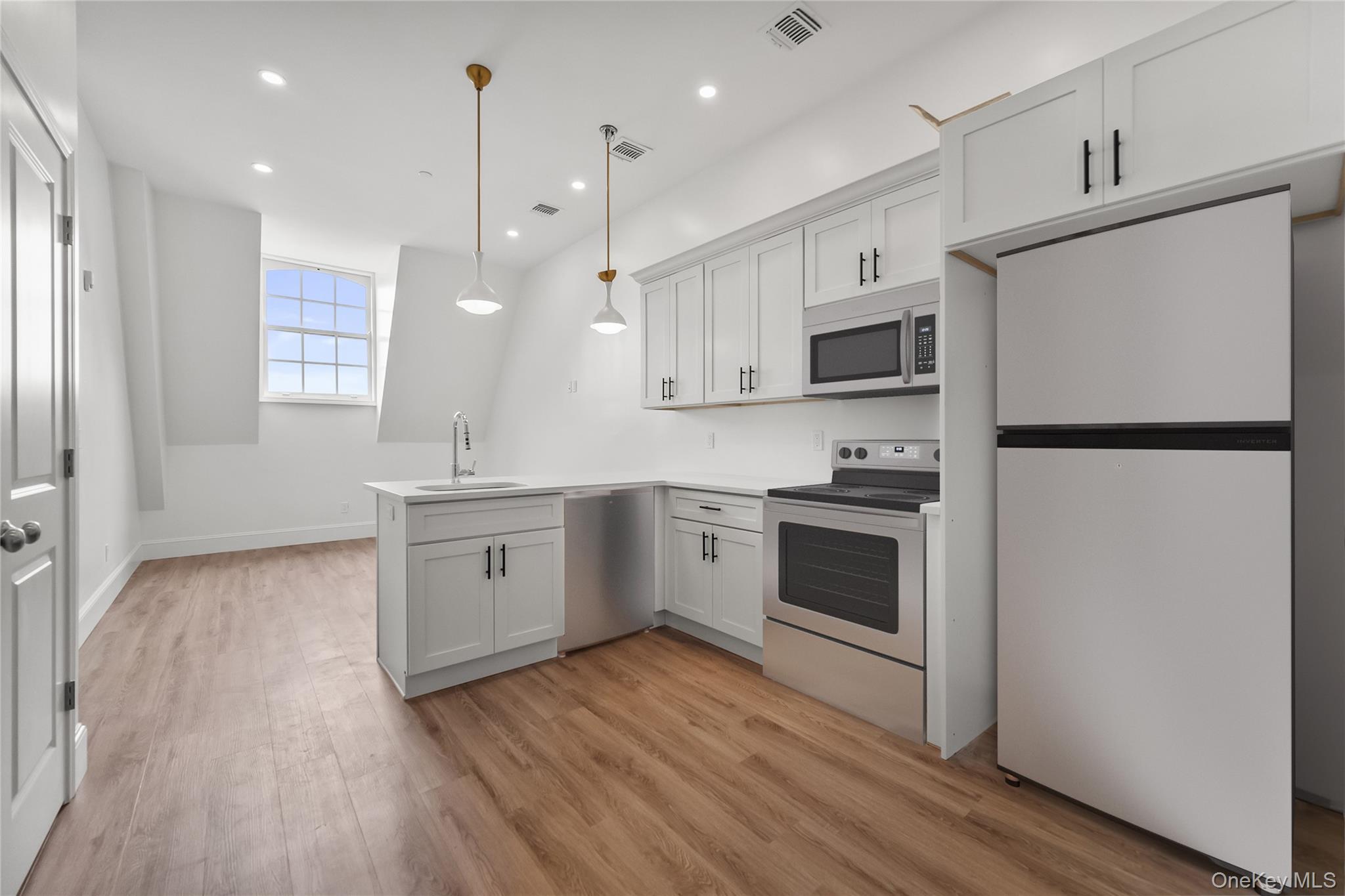 48 North Street, Unit 402