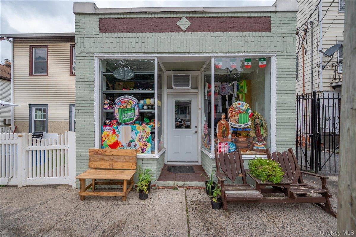 114-116 Ferris Avenue – For Sale photo 3