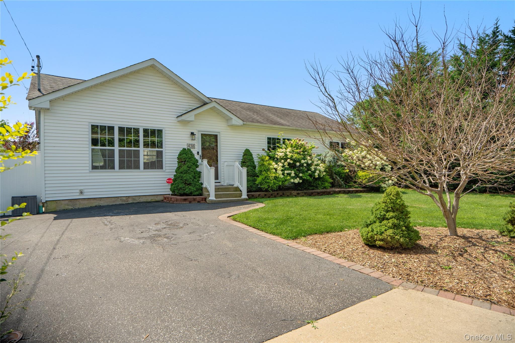 438 Richmond Boulevard – For Sale photo 2