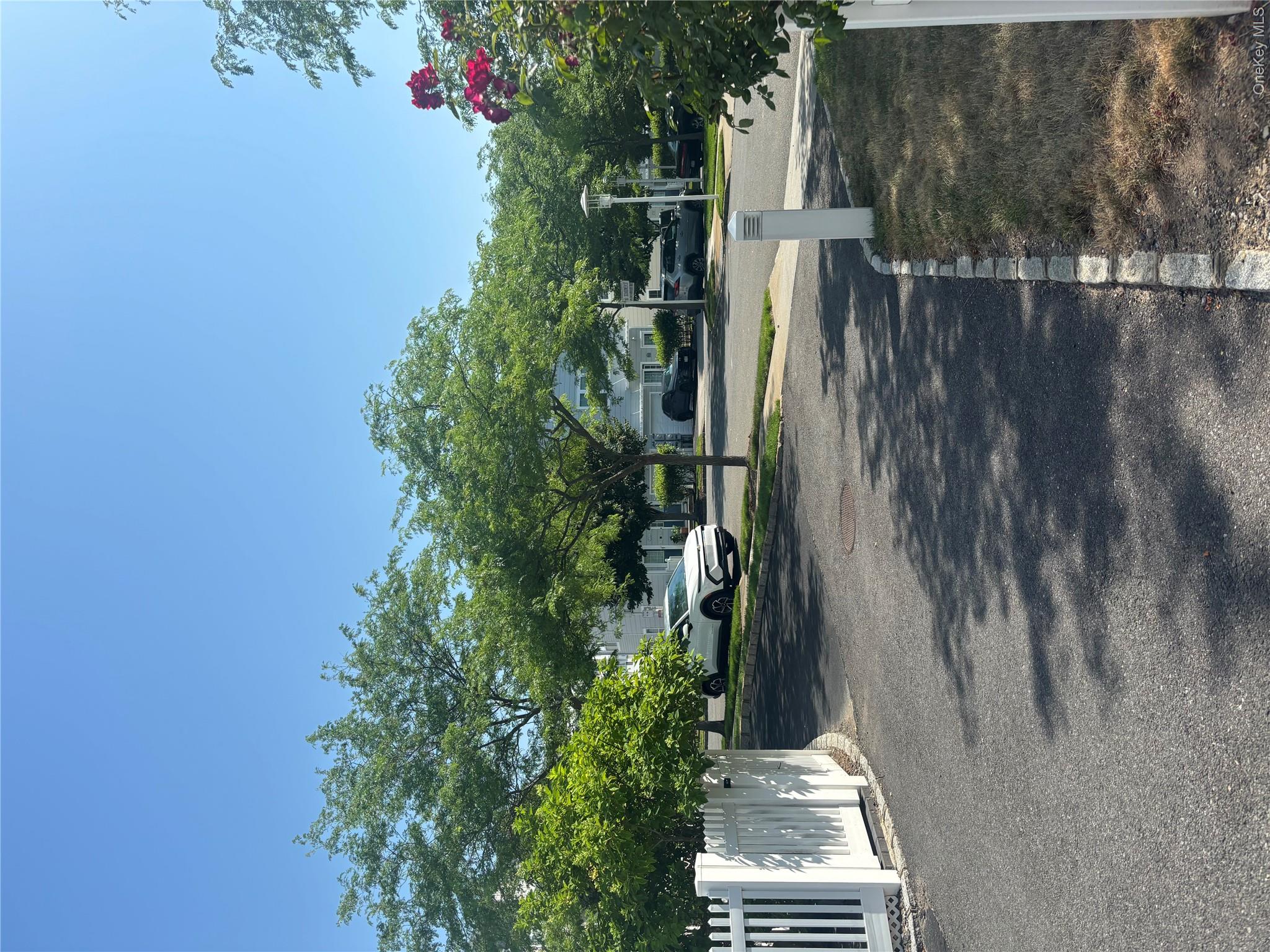 165 Commodore Circle W – For Sale photo 5