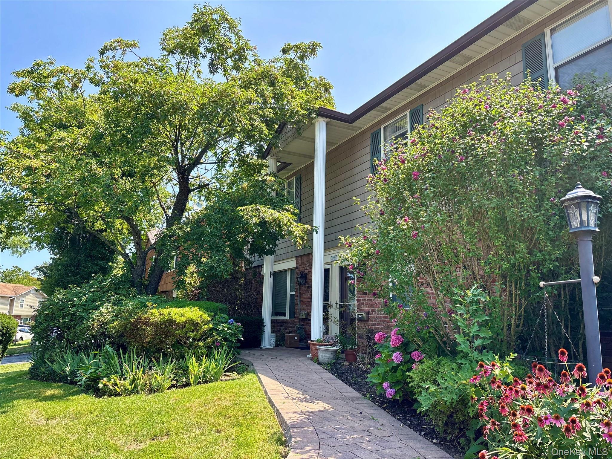 17 Alex Lane – For Rent photo 2
