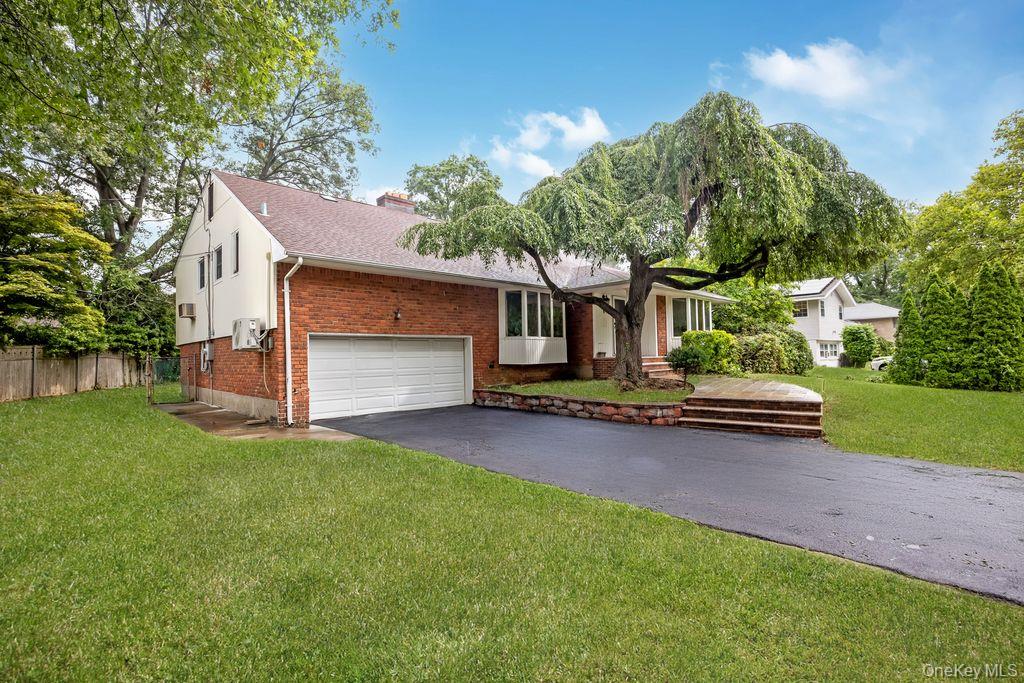6 Village Drive – For Sale