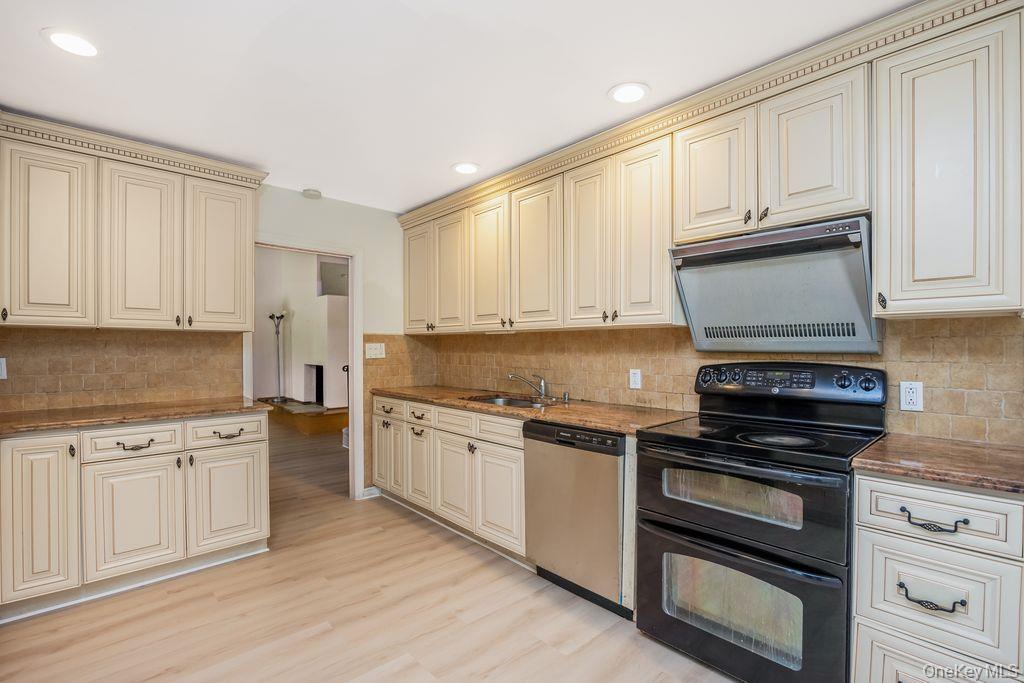 6 Village Drive – For Sale photo 10
