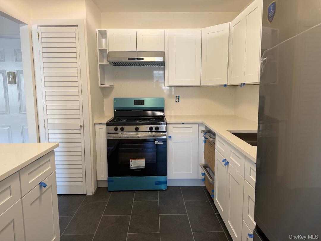 338 Lakeland Avenue, Unit 6 E photo 2