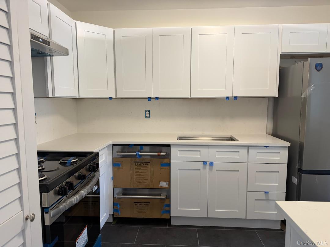 338 Lakeland Avenue, Unit 6 E photo 9