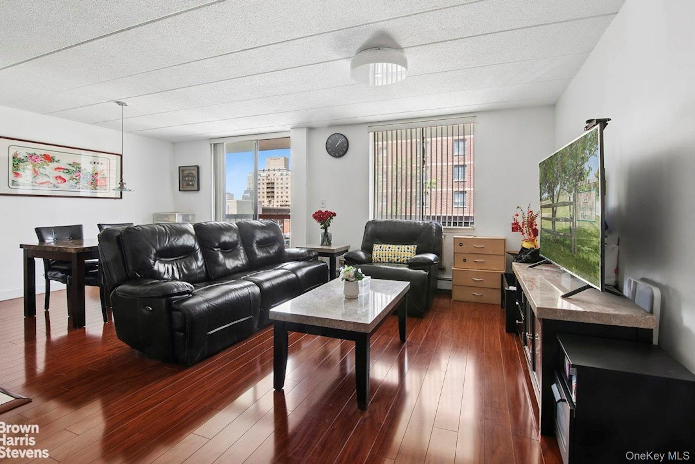 13624 Maple Ave, Unit 3D