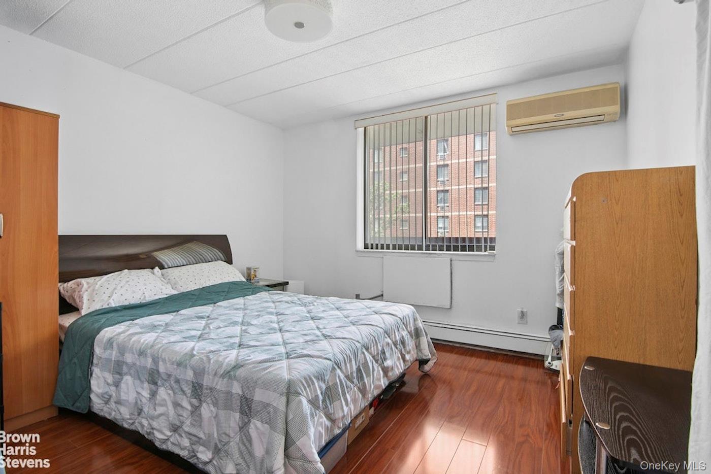 13624 Maple Ave, Unit 3D photo 6