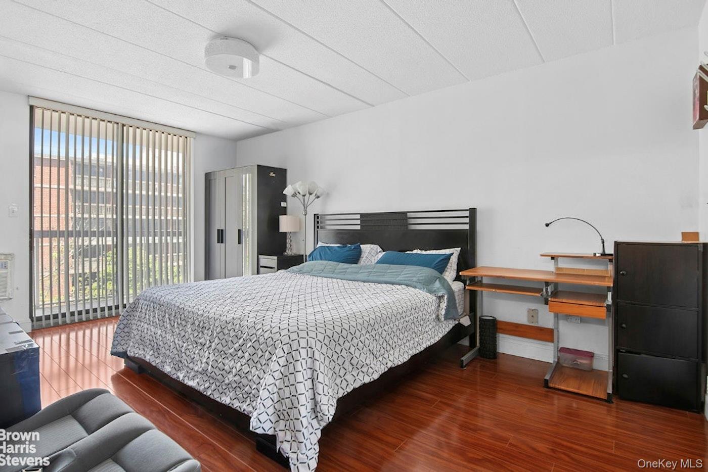 13624 Maple Ave, Unit 3D photo 8