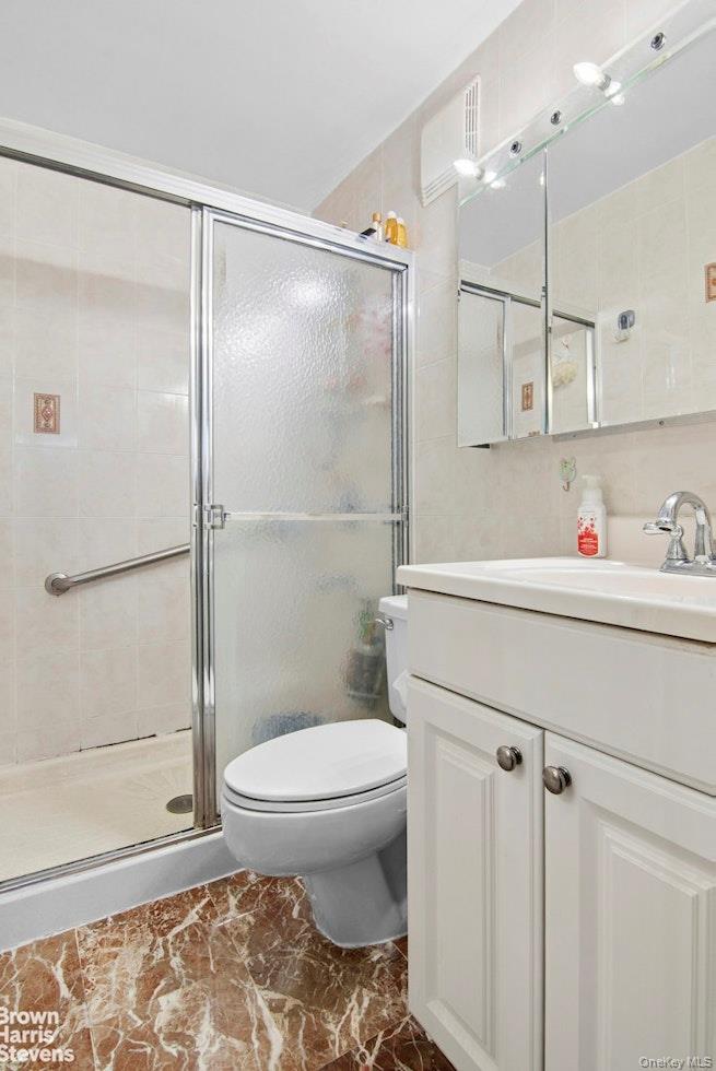 13624 Maple Ave, Unit 3D photo 10